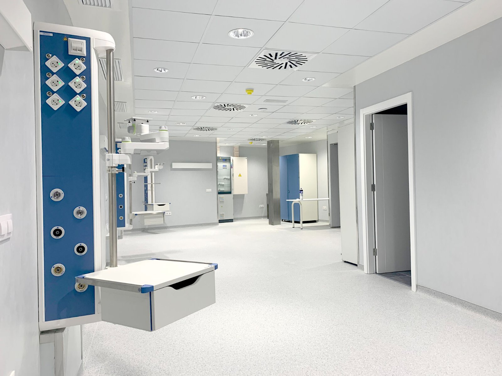 Sala técnica con tomas médicas